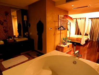 无锡养生会所的黄昏恋：当爱情遇上八十岁